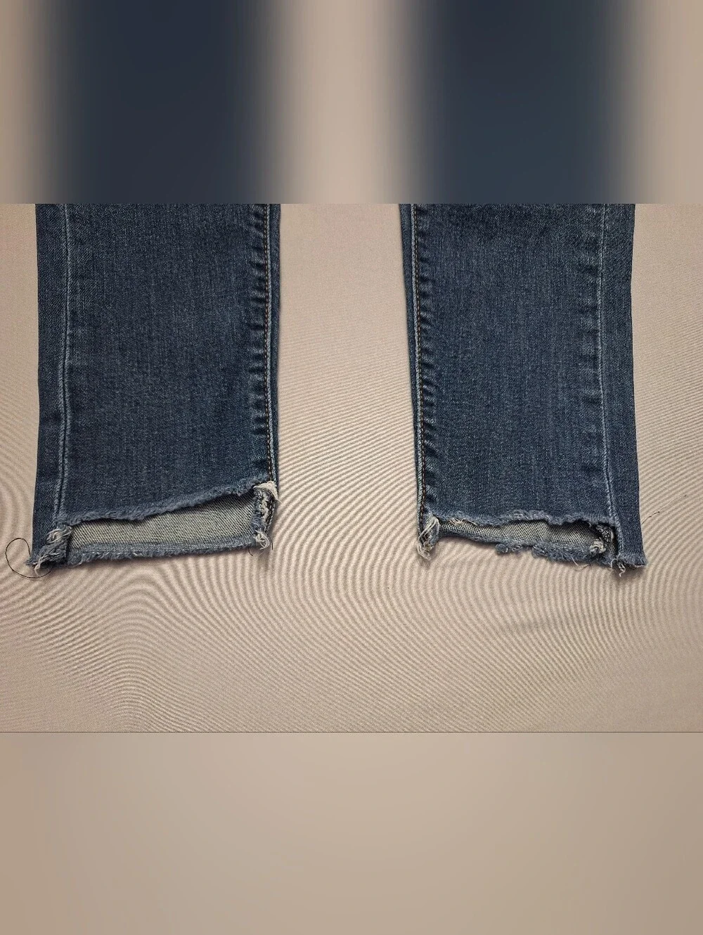 Levi's Wedgie Skinny Button Fly Medium Blue Denim Jeans, Size 28, *Read